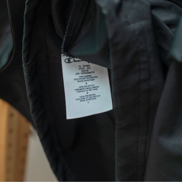 Champion Cargo Stadium Packable Jacket - Picture 11 of 11